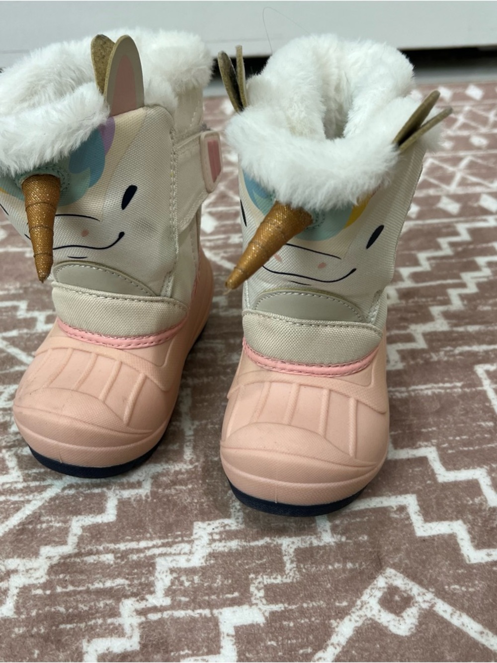 Cat & Jack Girls Fuzzy White and Pink snow Boot